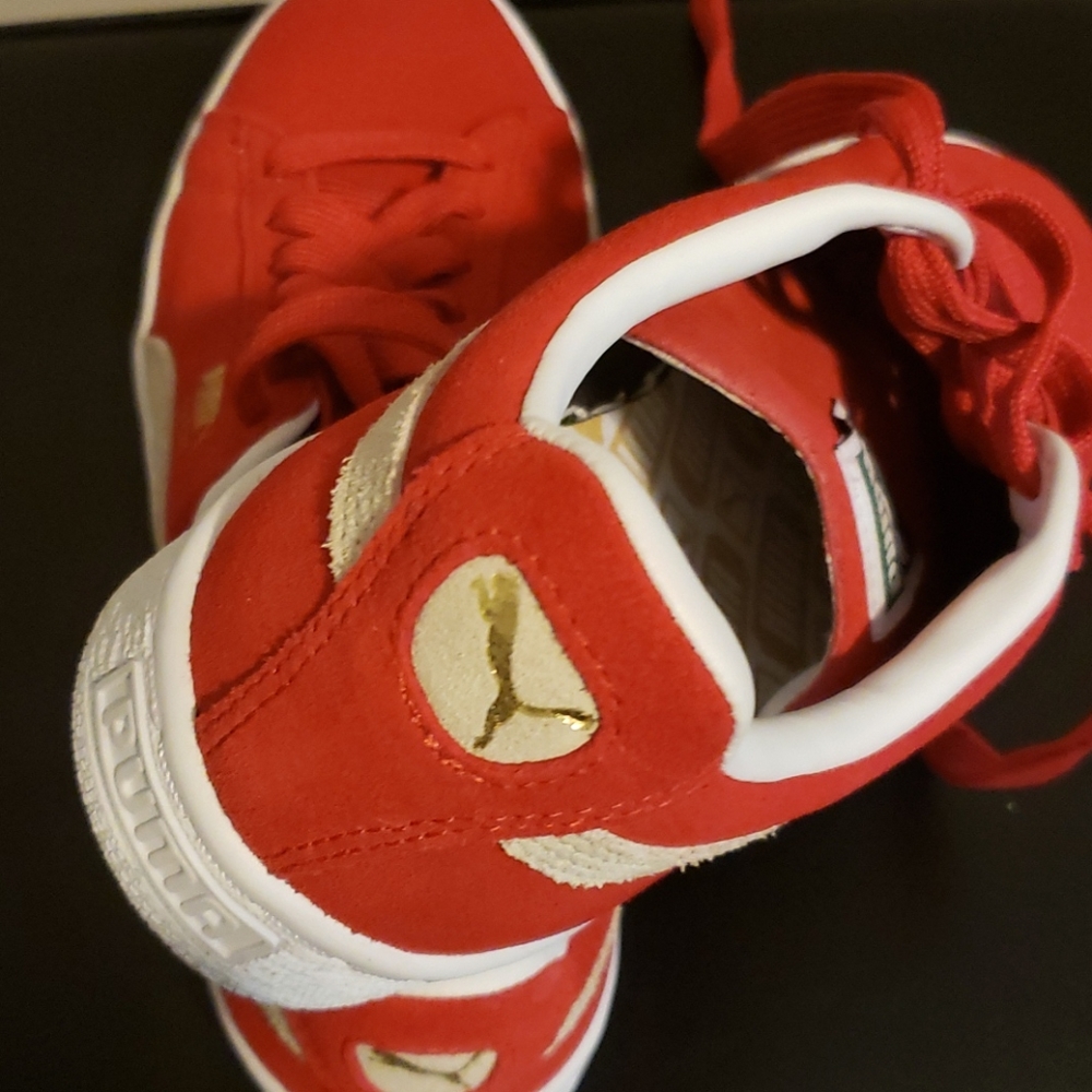 Puma sneakees - Picture 2 of 4